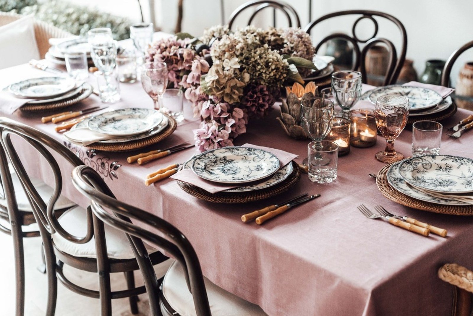 Dusty rose table setting with blue toile plates